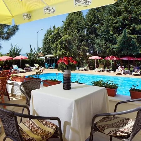 Consul Hotel 3*